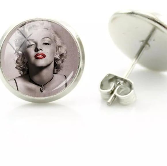 Jewelry - Marilyn Monroe earrings